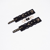 Черные кожаные наручники с узорами и золотистой фурнитурой - Crazy Handmade - купить с доставкой в Северодвинске
