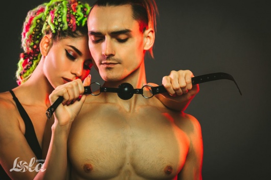 Черный кляп-шарик  Love Spell - Lola Games - купить с доставкой в Северодвинске