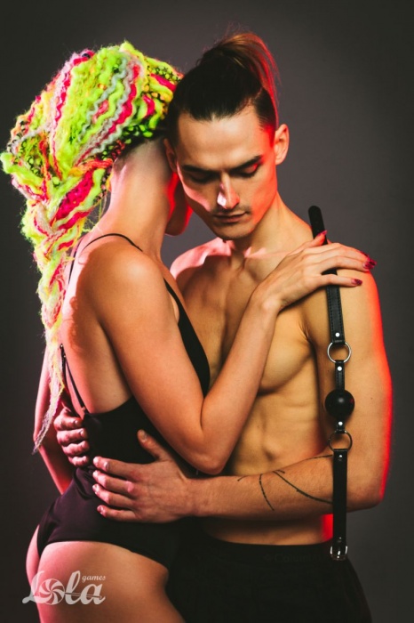 Черный кляп-шарик  Love Spell - Lola Games - купить с доставкой в Северодвинске