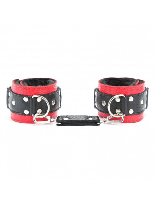 Красно-чёрные кожаные наручники с меховым подкладом - БДСМ Арсенал - купить с доставкой в Северодвинске